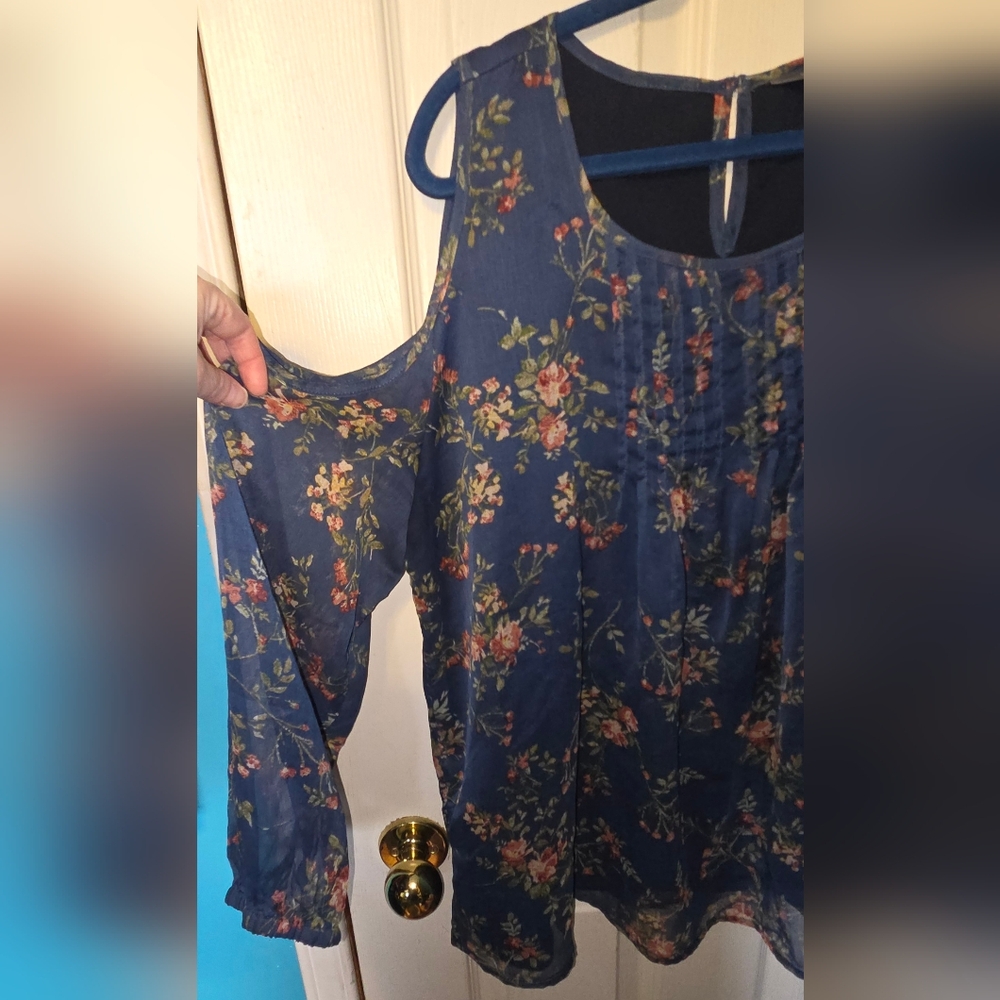 Denver Hayes Navy Floral Blouse